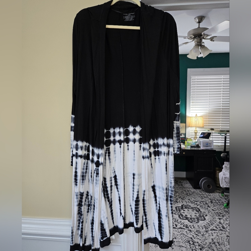 PLUS SIZE Black and White Tie-Dye Cardigan